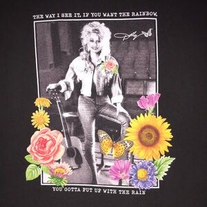 Dolly Parton Graphic Tee 🌻